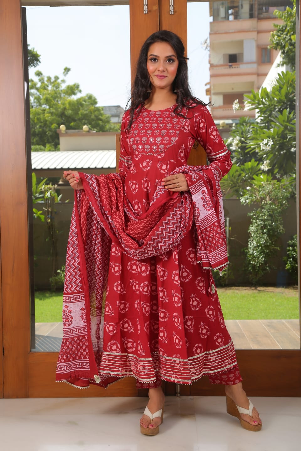 Red cotton deals anarkali suit